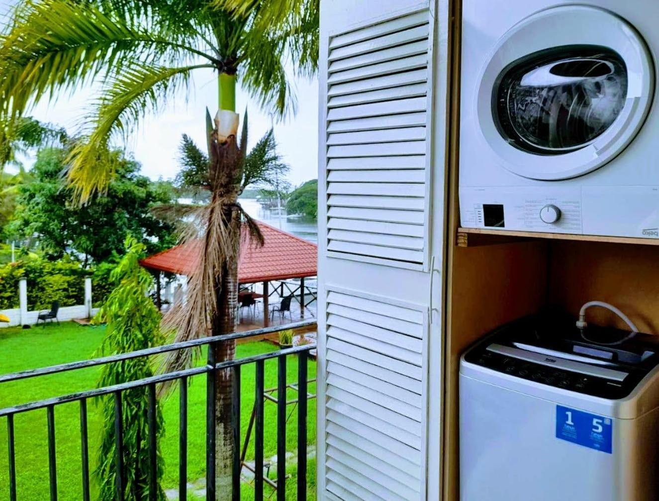 Waterfront Sunset Apartment Nadi Kültér fotó
